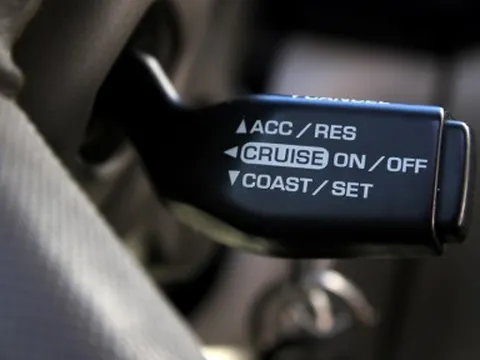 Cruise Control là gì? Cách sử dụng và những lưu ý không thể bỏ qua